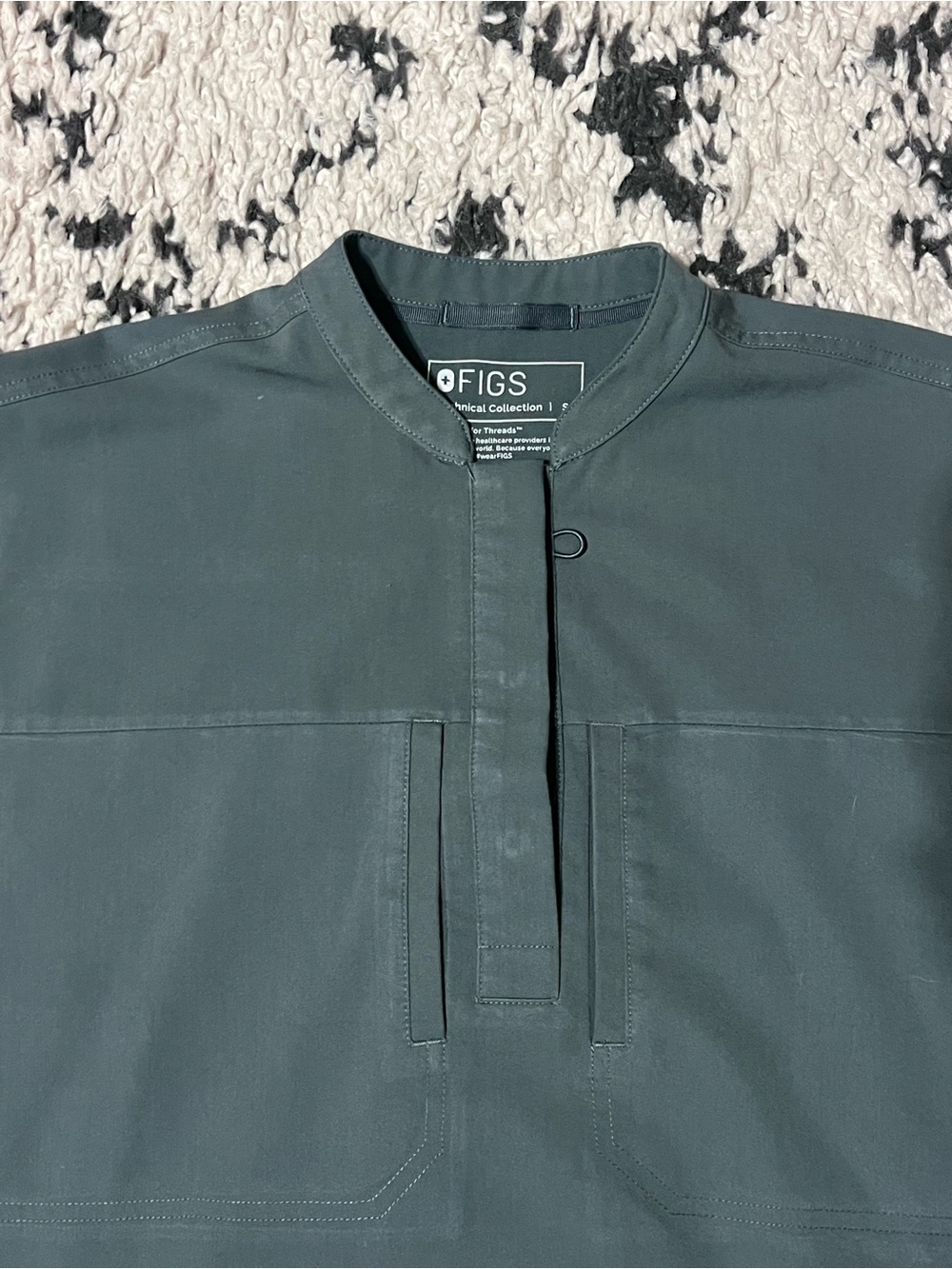 FIGS Rafaela Oversized Scrub Top Moss Green Womens Sleeveless Uniform Size Small - Picture 2 of 4